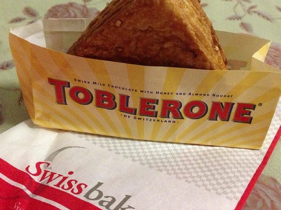 Pão folhado com recheio de Toblerone. Fonte: Food Spotting.